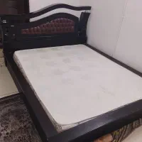 تخت چوبی سالم باتخته های محکم باجنس خوب