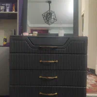 میز آرایشی با اینه