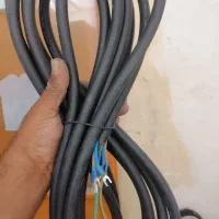 تعدادی سیم و کابل