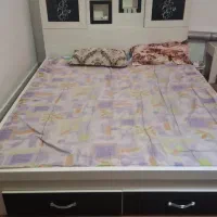 تخت و پاتختی کاملا سالم|تخت و سرویس خواب|قم, چهل اختران|دیوار