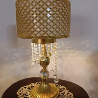 آباژور رومیزی ب همراه میز چوبی