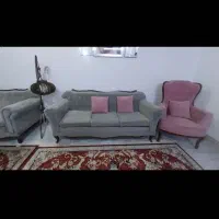 ،مبل مخمل ۱۳ چندتا نقطه ریز سوختگی داره