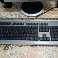 یک عدد کامپیوتر با گیس و دو عدد باند|رایانه رومیزی|گمیشان, |دیوار