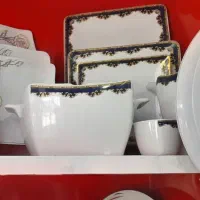 سرویس 12 نفره چینی  نو اصلا استفاده نشده