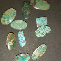 فروش نگین و گردنبند وسنگ راف به قیمت عمده|جواهرات|اصفهان, تخت فولاد|دیوار