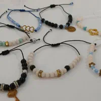 صاحب خوشرنگترین دستبند ها شین