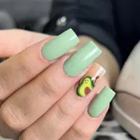 آموزش کاشت ناخن فقط۱۶۰۰ به صورت حرفه ای و خصوصی
