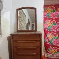 میز آرایش و زیر تلویزیون