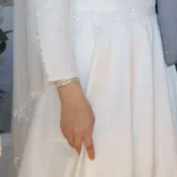 لباس عقد|لباس|پره‌سر, |دیوار