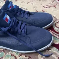 یک جفت کفش نو و راحتی مردانه