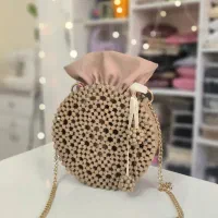 کیف گرد مهره بافی، رنگ نسکافه ای، کارِدست