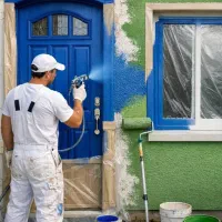 (رنگ آمیزی درب و پنجره ساختمان)