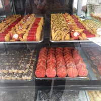 تولید و فروش انواع شیرینی ها
