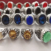 انگشتر های رنگارنگ