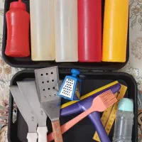 لوازم فست‌فود و همبرگر زن دستی