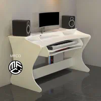 میز استودیو اِم اِف کُ