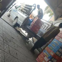 انبار دار و کارگر