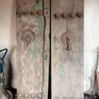 درب چوبی قدیمی دو لنگه سالم