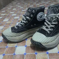 ۲ عدد کتونی سایز ۴۰