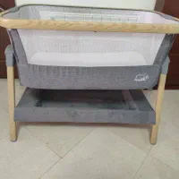 تخت کنار مادر خارجی آنجل بی بی