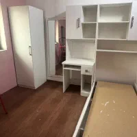 کمد و‌تخت و‌اینه و میز