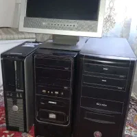 کیس کامپیوتر سه عدد و مانیتور