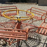 چرخ فلک|اسباببازی|چهارباغ, |دیوار