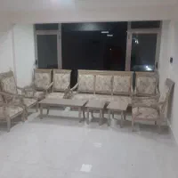 مبل ۹ نفره چوبی و ۳ عدد میز جلو مبلی|مبلمان خانگی و میز عسلی|اهر, |دیوار