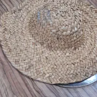 کلاه حصیری وکلاه کاروباغبانی|لباس|رشت, فلسطین|دیوار