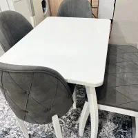 مبل راحتی ۷نفره همراه با میز ناهارخوری و عسلی