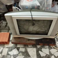 تلویزیون قدیمی صفحه ساف سالم داخل مغازه کار میکرده|تلویزیون و پروژکتور|قائمشهر, |دیوار