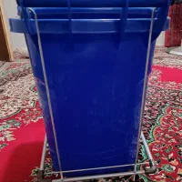 سطل زباله پدالی کاملا سالم