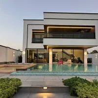 * کاریزماتیک بودن میباره از این ویلا *سنددار*استخر