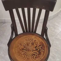 یکسری لوازم آنتیک صندلی لهستانی انگشتر تسبیح و...