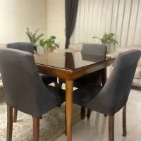 میزغذاخوری ۴نفره