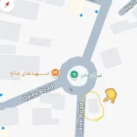 یک باب مغازه خیابان اصلی. قلعه (به صورت توافقی)