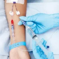 پانسمان و تزریقات سرم تراپی