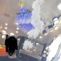 یک عدد لوستر مربعی
