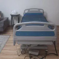 تخت سه شکن بیمارستانی