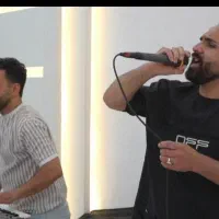 خواننده و نوازنده مراسم