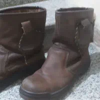کفش و پوشاک