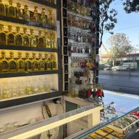 فروشنده عطر با حقوق عالی