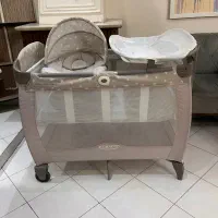 تخت پارک گراکو امریکا دارای تخت تعویض و نوزاد