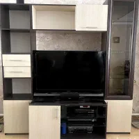 کتابخانه،و میز تلویزیون
