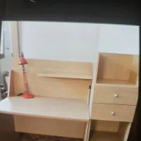 میز تحریر با کتابخانه کاملا سالم و تمیز ۱۰۰ در ۷۰