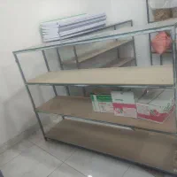 ویترین شیشه ای با قوطی دو در دو