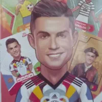 آلبوم کیمدی رونالدو به همراه کارت