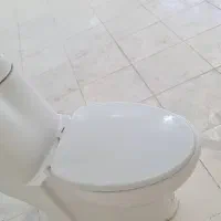 توالت فرنگی کاملا تمیز و نو