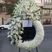 تاج گل ترحیم نمایشگاهی پایه فلزی درباری