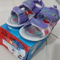 کفش بچگانه نو